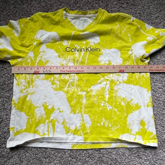 Calvin Klein Women’s Short Sleeve Tee - Picture 3 of 5